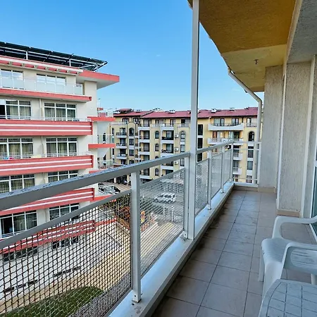 Sunny House 404 Two Bedroom Apartment *