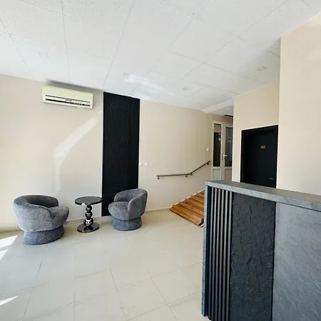 Sunny House 404 Two Bedroom Apartment *