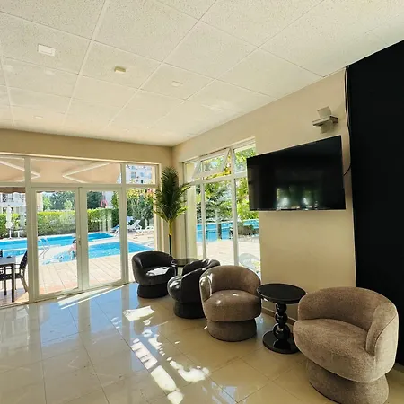 Sunny House 404 Two Bedroom Apartment *
